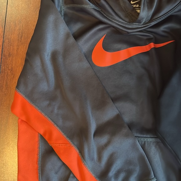 2 Nike hoodies. One says large and one small but won’t by son who is 7/8 size. - Picture 3 of 9